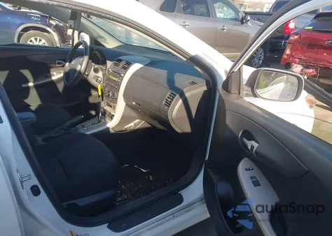 2010 Toyota Corolla S z USA, uszkodzony, nr VIN 1NXBU4EE1AZ227731